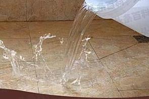 陈巴尔虎漏水维修 免砸砖防水材料该如何施工